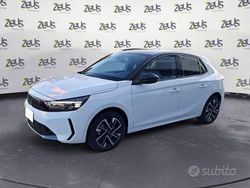 Bianco Nuova 2025 Opel Corsa Tre volumi | 19.200 € (Molto cara)