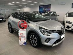 Argento / nero Usata 2024 Renault Captur Techno SUV | 17.999 € (Buon prezzo)
