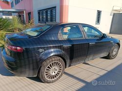Nero Usata 2007 Alfa Romeo 159 Tre volumi | 2750 € (Buon prezzo)
