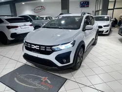 Bianco Nuova 2025 Dacia Sandero Expression Due volumi | 18.490 € (Buon prezzo)