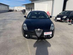 Nero Usata 2015 Alfa Romeo Giulietta Distinctive Tre volumi | 8800 € (Cara)
