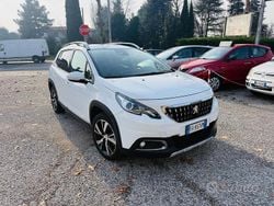 Bianco Usata 2018 Peugeot 2008 Allure SUV | 11.190 €
