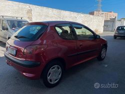 Rosso Usata 2001 Peugeot 206 Due volumi | 3500 €