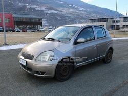 Giallo Usata 2005 Toyota Yaris Sol Tre volumi | 2500 € (Buon prezzo)
