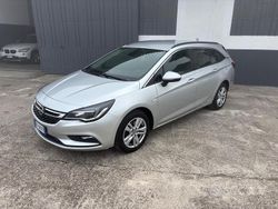 Grigio Usata 2017 Opel Astra Tre volumi | 6999 € (Buon prezzo)