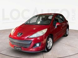 Bordeaux Usata 2010 Peugeot 207 Tre volumi | 3990 € (Buon prezzo)