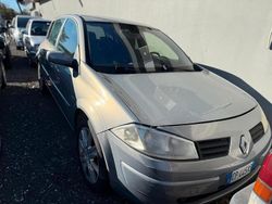 Argento Usata 2004 Renault Mégane II Dynamique Tre volumi | 1490 € (Molto cara)