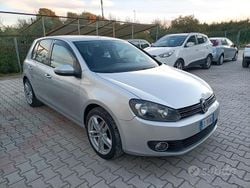 Grigio Usata 2010 VW Golf Highline Tre volumi | 6800 € (Buon prezzo)