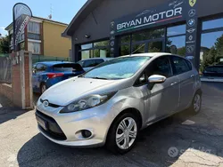 Grigio Usata 2009 Ford Fiesta Titanium Due volumi | 2699 € (Buon prezzo)
