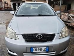 Grigio Usata 2004 Toyota Corolla Due volumi | 4300 € (Buon prezzo)