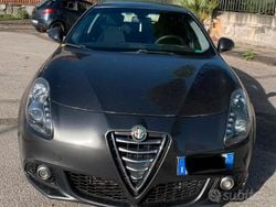 Grigio Usata 2015 Alfa Romeo Giulietta Exclusive Tre volumi | 7600 € (Buon prezzo)