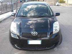 Nero Usata 2009 Toyota Yaris Due volumi | 4000 € (Buon prezzo)