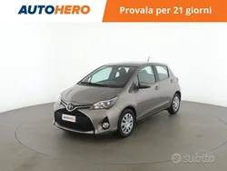Grigio Usata 2015 Toyota Yaris Active Tre volumi | 8999 € (Buon prezzo)