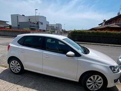 Bianco Usata 2013 VW Polo Comfortline Tre volumi | 3850 € (Ottimo prezzo)