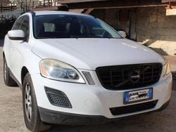 Bianco Usata 2010 Volvo XC60 Momentum SUV | 9999 € (Buon prezzo)