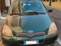 Verde Usata 1999 Toyota Yaris Due volumi | 2000 € (Cara)