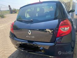 Nero Usata 2008 Renault Clio III Due volumi | 2500 € (Buon prezzo)