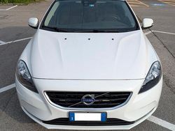 Bianco Usata 2015 Volvo V40 Kinetic Tre volumi | 7500 € (Buon prezzo)