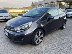 Nero Usata 2013 Kia Rio Tre volumi | 4950 € (Super prezzo)