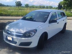 Bianco Usata 2005 Opel Astra Enjoy Station wagon | 2600 € (Cara)