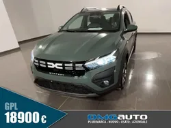Verde Nuova 2025 Dacia Sandero Expression Due volumi | 18.900 € (Cara)