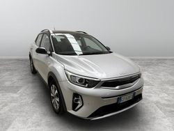 Sparkling silver Usata 2022 Kia Stonic Style SUV | 15.900 € (Buon prezzo)
