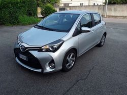 Grigio Usata 2016 Toyota Yaris Hybrid Active Tre volumi | 8499 € (Ottimo prezzo)