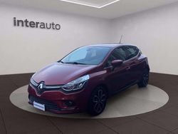 Rosso metallizzato Usata 2016 Renault Clio IV Zen Tre volumi | 7990 € (Buon prezzo)