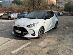 Bianco Usata 2021 Toyota Yaris Hybrid Style Due volumi | 15.500 € (Buon prezzo)
