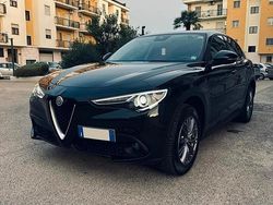Nero metallizzato Usata 2018 Alfa Romeo Stelvio Super SUV | 23.200 € (Buon prezzo)