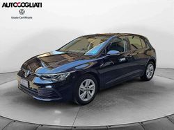Deep black perlato Usata 2022 VW Golf VIII Life Tre volumi | 20.400 € (Buon prezzo)