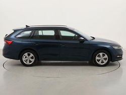 Usata 2023 Skoda Octavia Executive Station wagon | 19.490 € (Buon prezzo)