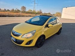 Giallo Usata 2011 Opel Corsa Tre volumi | 3500 € (Buon prezzo)