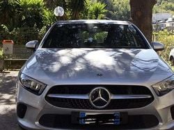 Grigio Usata 2019 Mercedes A180 Premium Tre volumi | 23.000 € (Buon prezzo)