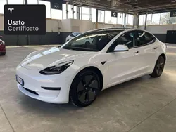 Pearl white multicoat Usata 2023 Tesla Model 3 Tre volumi | 32.300 € (Buon prezzo)