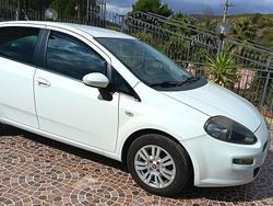 Bianco Usata 2012 Fiat Punto Evo Dynamic Due volumi | 6200 € (Molto cara)