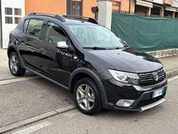 Nero Usata 2017 Dacia Sandero Stepway Tre volumi | 7900 € (Ottimo prezzo)