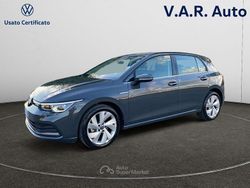 Usata 2022 VW Golf Style Tre volumi | 25.900 € (Cara)