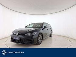 Grenadill black metallizzato Usata 2025 VW Passat R-line Station wagon | 45.400 € (Cara)