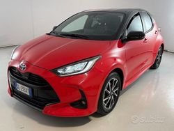 Tokyo fusion bitone Usata 2022 Toyota Yaris Hybrid Lounge Tre volumi | 17.900 € (Buon prezzo)