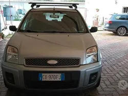 Grigio Usata 2006 Ford Fusion Collection Tre volumi | 3200 € (Cara)
