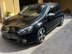 Nero Usata 2009 VW Golf VI Comfortline Tre volumi | 5000 € (Buon prezzo)