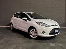 Bianco Usata 2011 Ford Fiesta Titanium Tre volumi | 2990 € (Super prezzo)