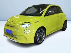 Verde pastello Usata 2023 Abarth 500e Turismo Due volumi | 28.000 € (Molto cara)