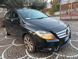 Nero Usata 2014 Mercedes B180 Premium Monovolume | 9990 € (Buon prezzo)