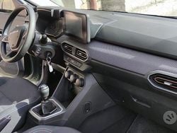 Verde Usata 2023 Dacia Sandero Stepway SUV | 14.500 € (Buon prezzo)