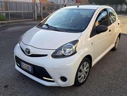 Bianco Usata 2013 Toyota Aygo Connect Style Due volumi | 5400 € (Buon prezzo)