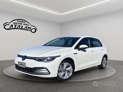 Bianco Usata 2021 VW Golf Executive Tre volumi | 18.900 € (Buon prezzo)