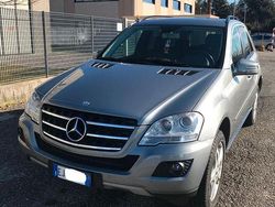 Grigio Usata 2011 Mercedes ML350 Chrome SUV | 14.500 € (Buon prezzo)
