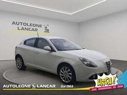 Bianco Usata 2015 Alfa Romeo Giulietta Distinctive Tre volumi | 7180 € (Ottimo prezzo)